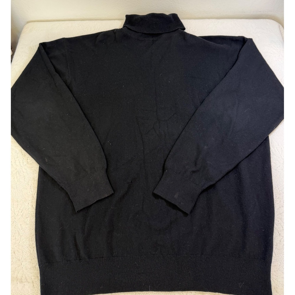 TSE Bergdorf Goodman Mens Black Cashmere Turtleneck Sweater L Quiet Luxury Flaw